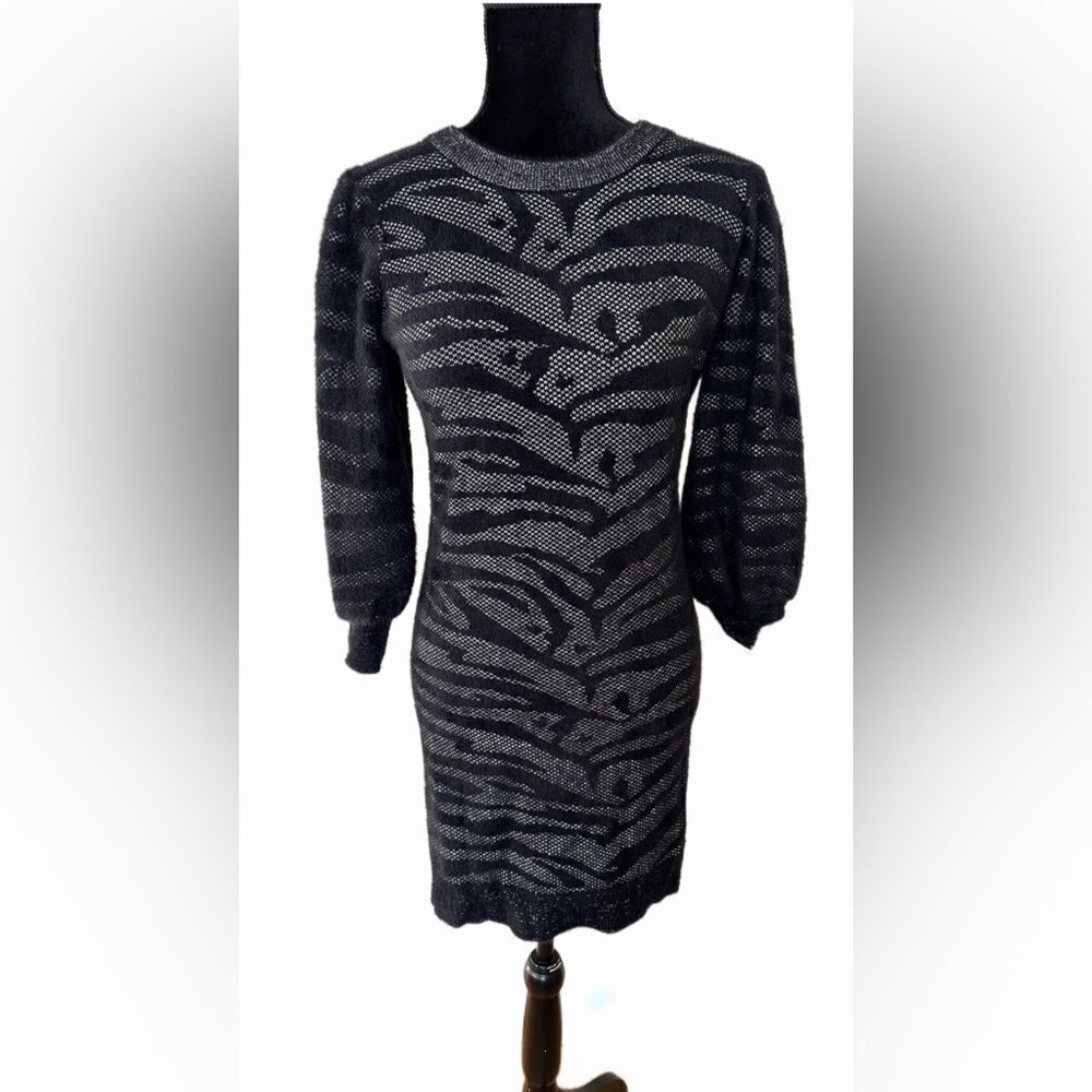SAYLOR Sweater Dress Zebra print black white Puffer 3half Sleeves sz S